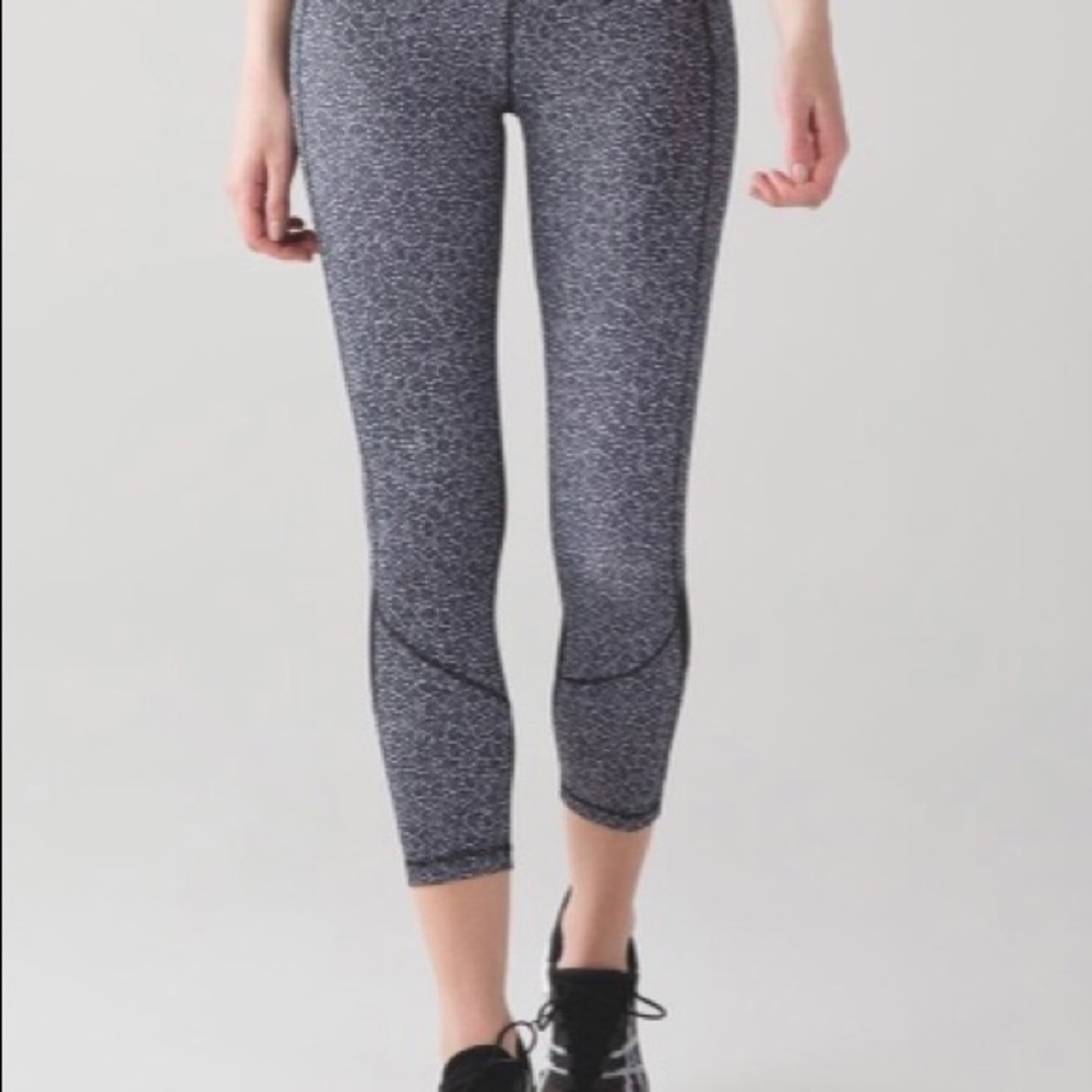 lululemon Pace Rival freckle flower